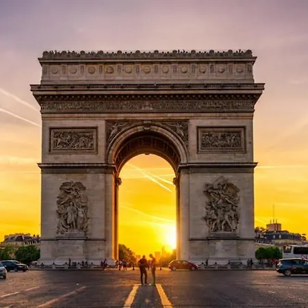 Between Arc De Triomphe And Eiffel Tower Apartmán *
